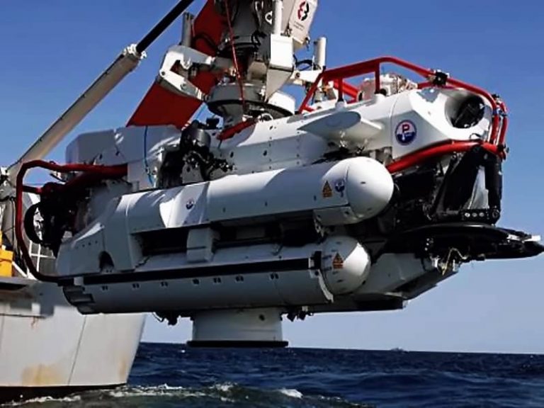 Mini Submarine Display Naval LCD Rugged Monitors, Outdoor